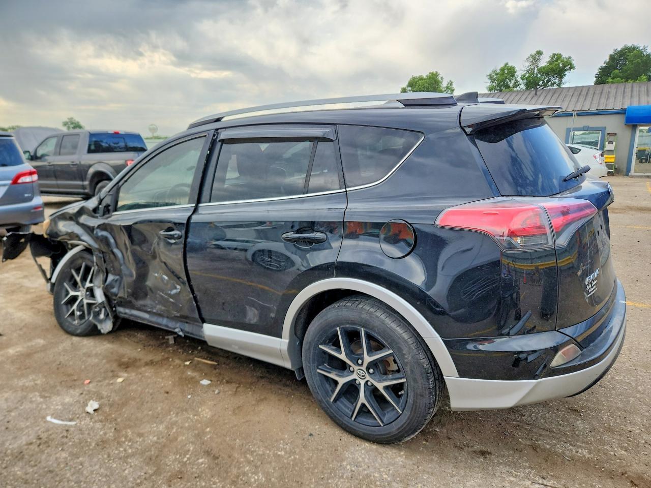 2016 Toyota Rav4 Se - Image 2