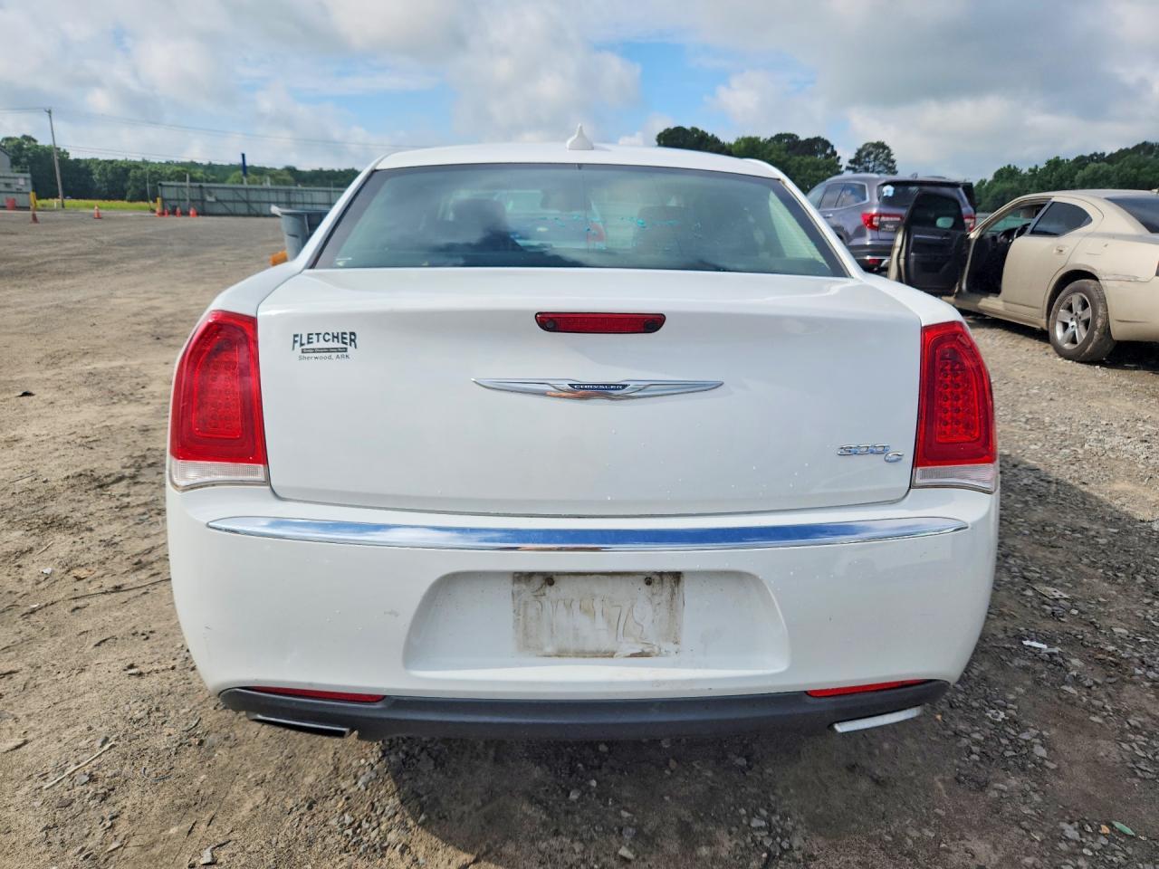 2016 Chrysler 300C - Фото 6