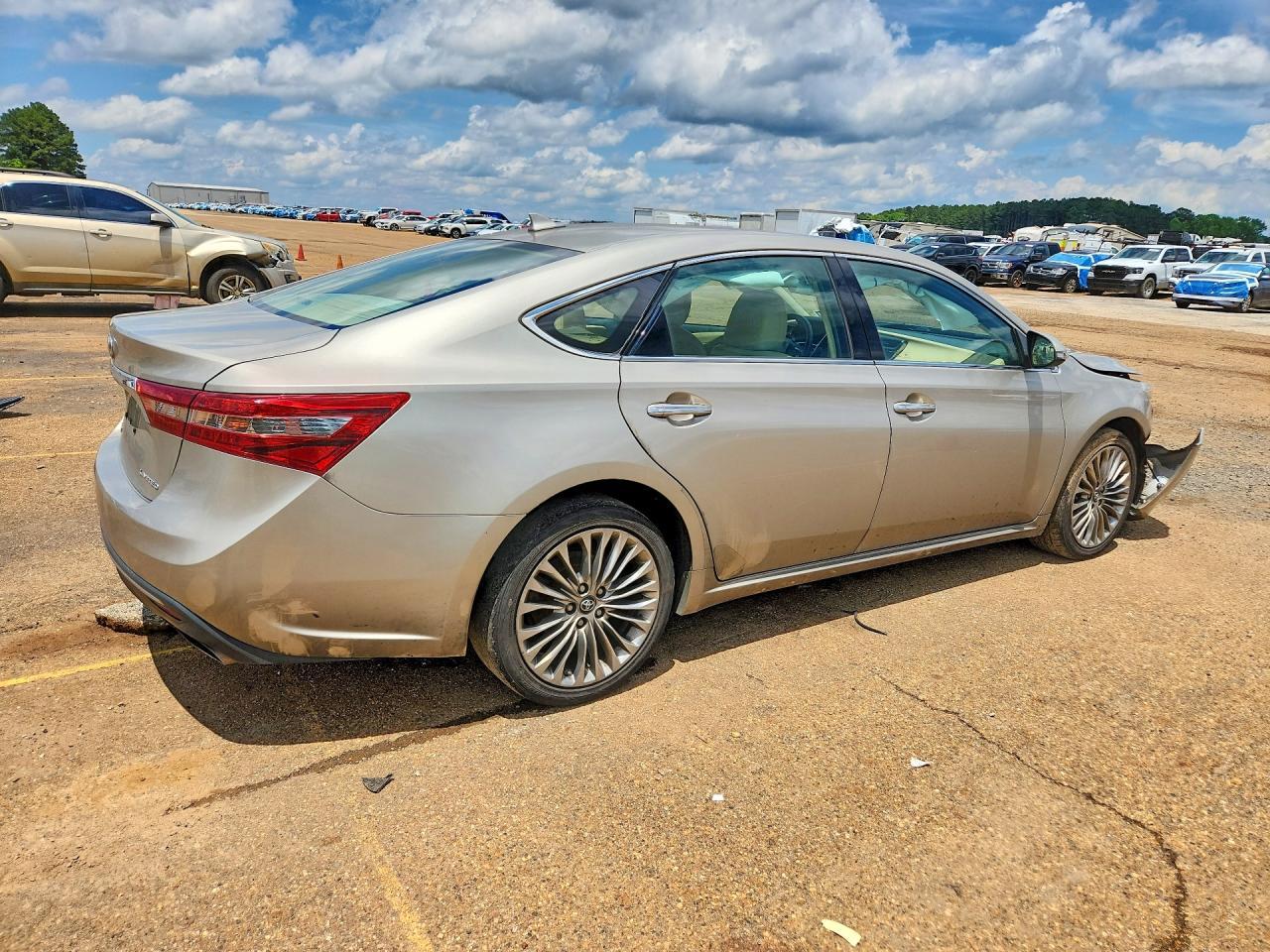 2018 Toyota Avalon Limited - Фото 3