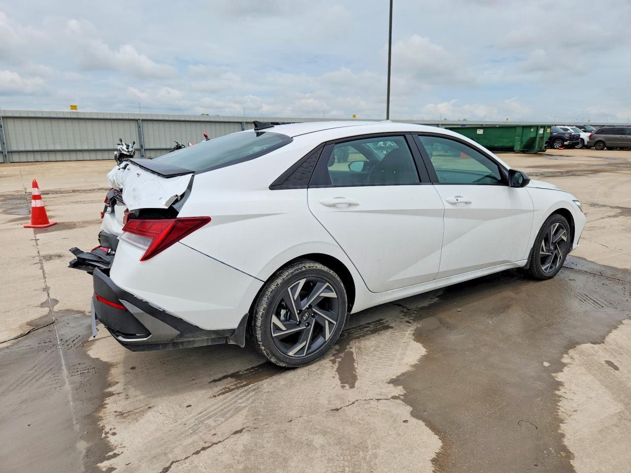 2025 Hyundai Elantra Hybrid Sel Sport - Фото 3