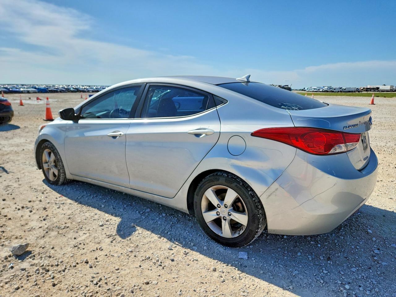 2013 Hyundai Elantra Gls - Фото 2