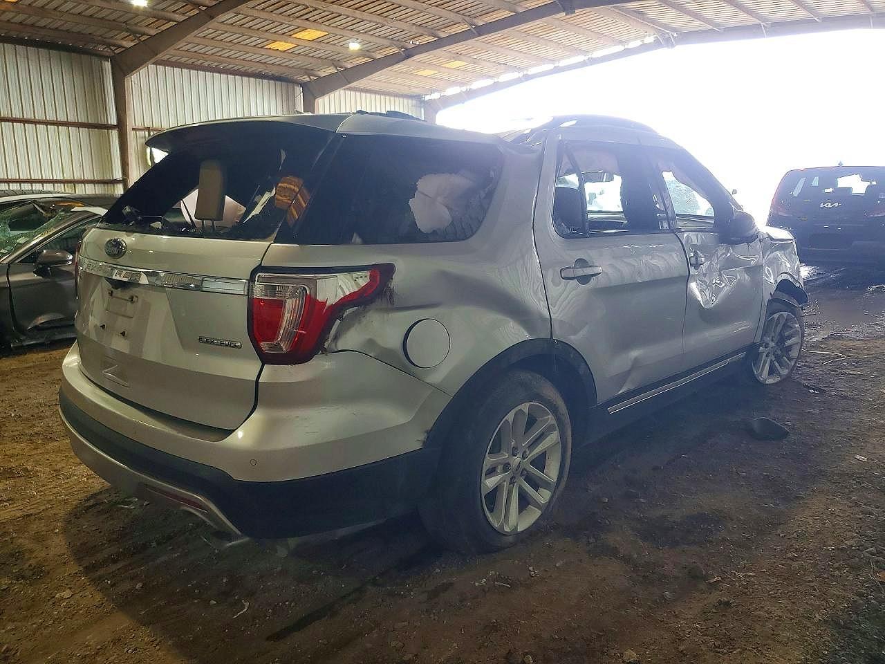 2016 Ford Explorer Xlt - Фото 3