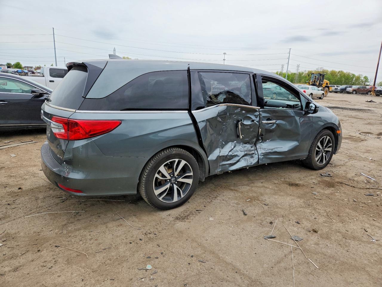 2018 Honda Odyssey Elite - Image 3