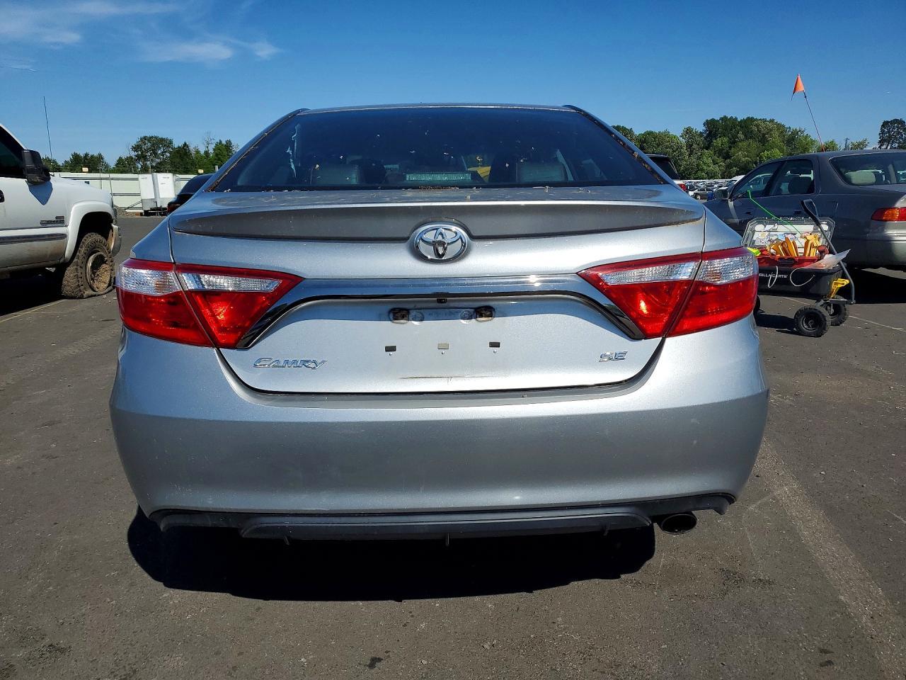 2016 Toyota Camry Se - Image 6