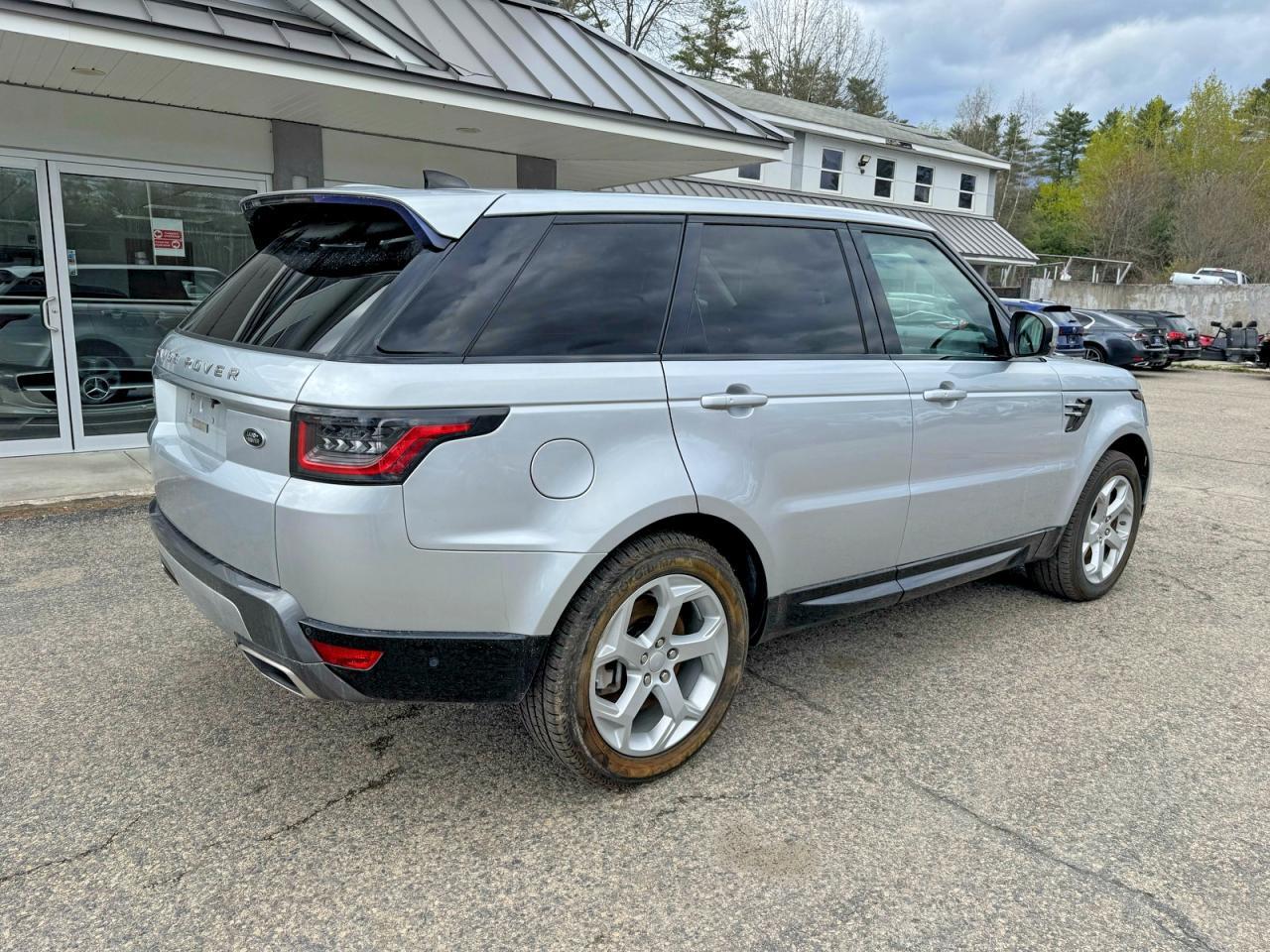 2018 Land Rover Range Rover Sport Hse - Image 4