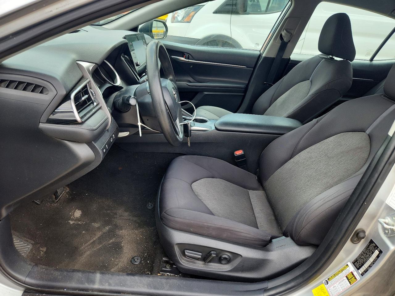 2021 Toyota Camry Le - Фото 7