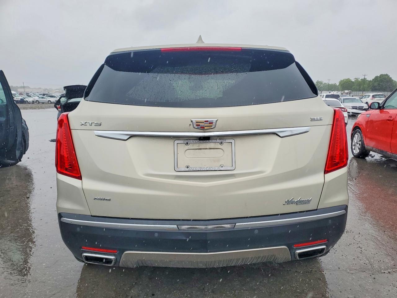 2017 Cadillac Xt5 Platinum - Image 6