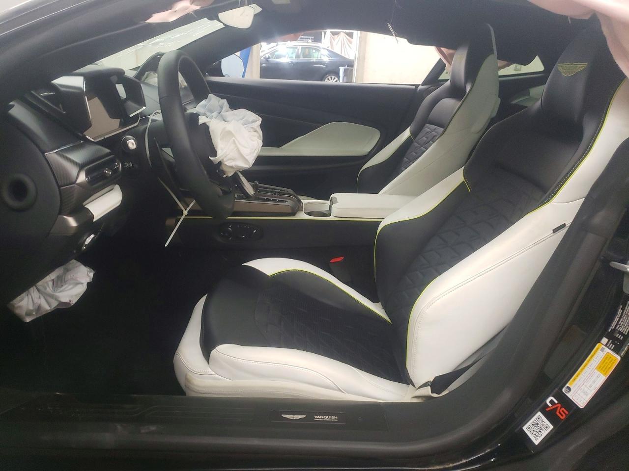2025 Aston Martin Vanquish - Image 7