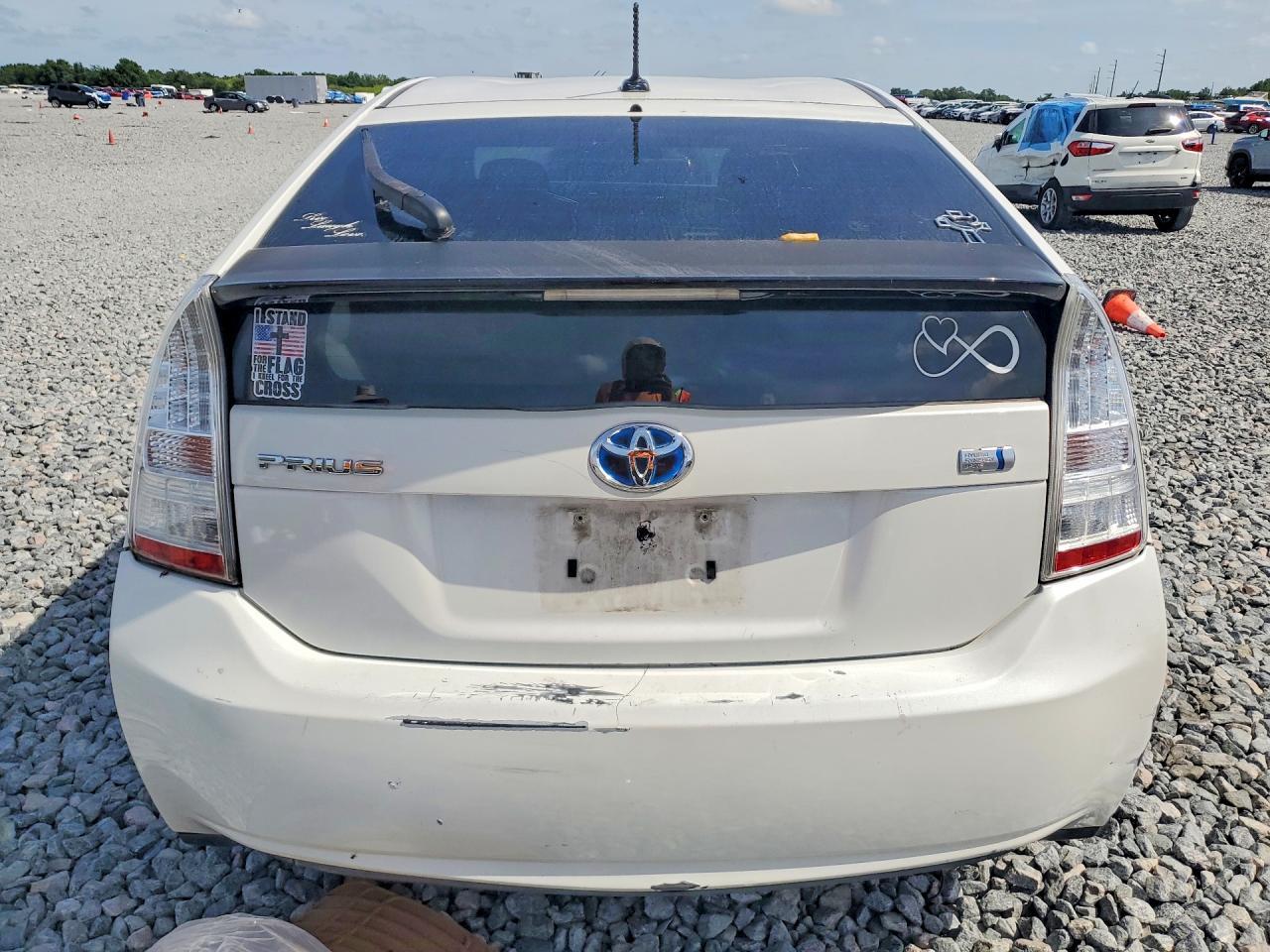 2011 Toyota Prius Two - Image 6