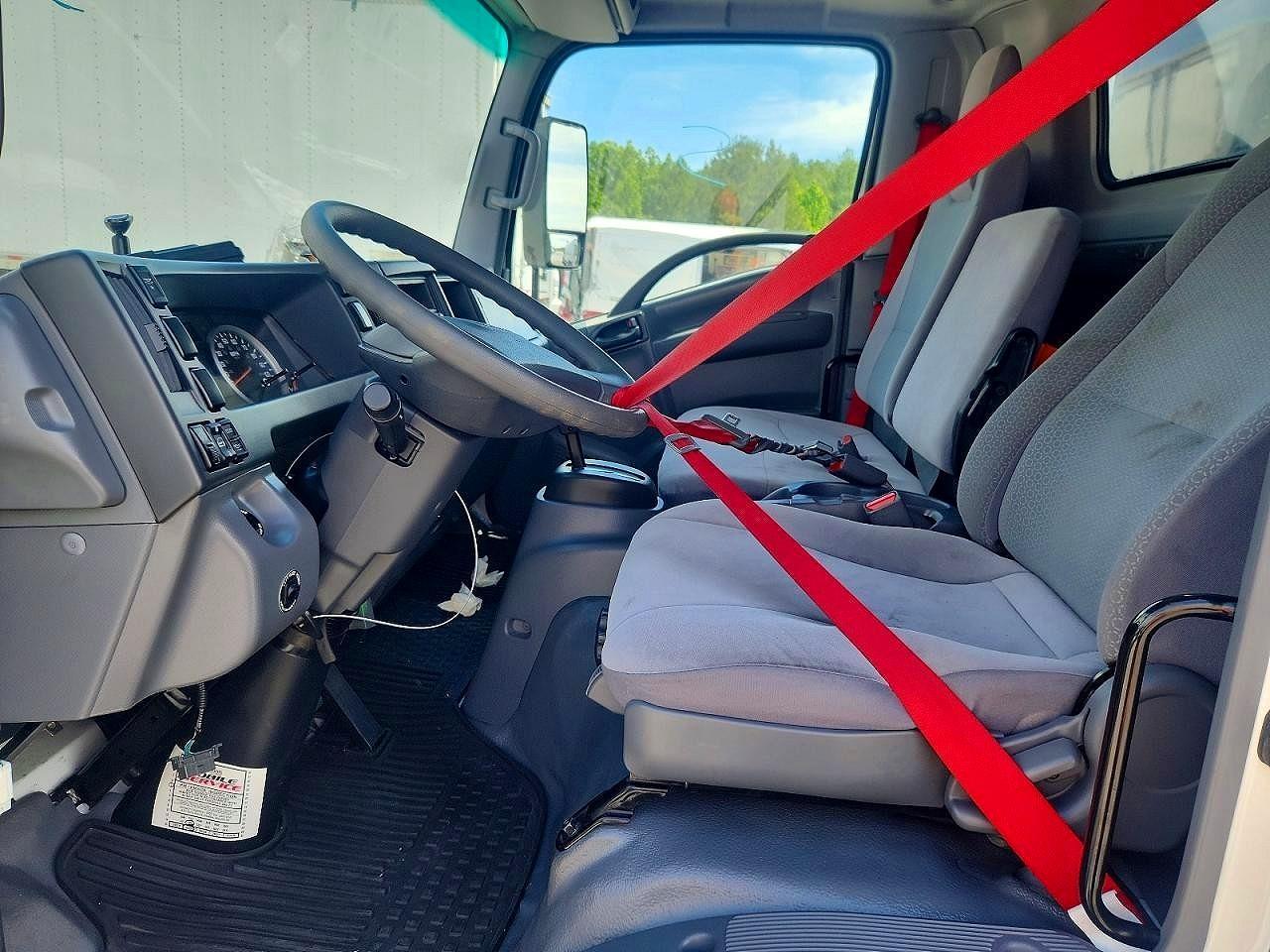 2020 Isuzu Nrr Box Truck - Фото 7