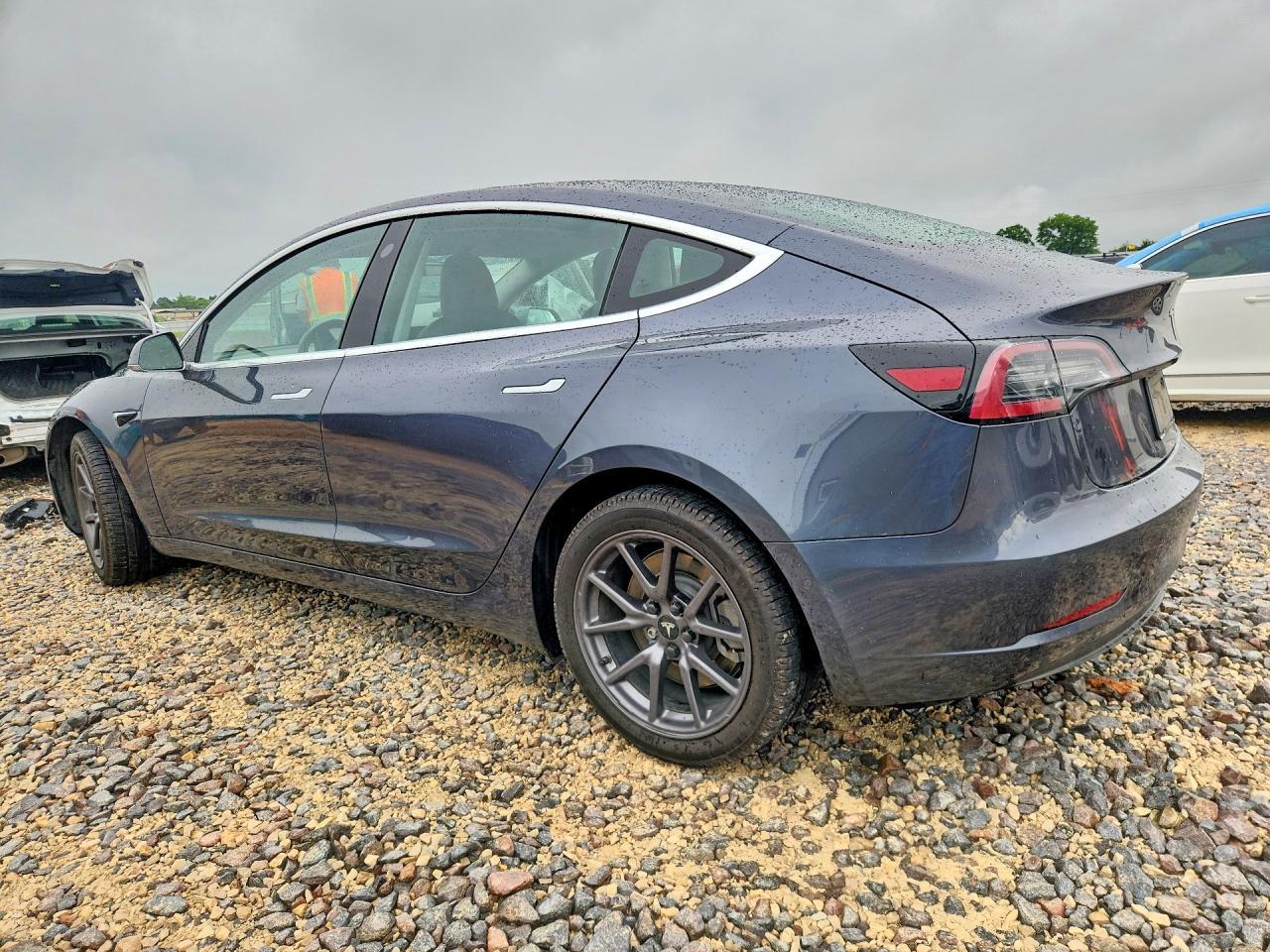 2019 Tesla Model 3 - Фото 2