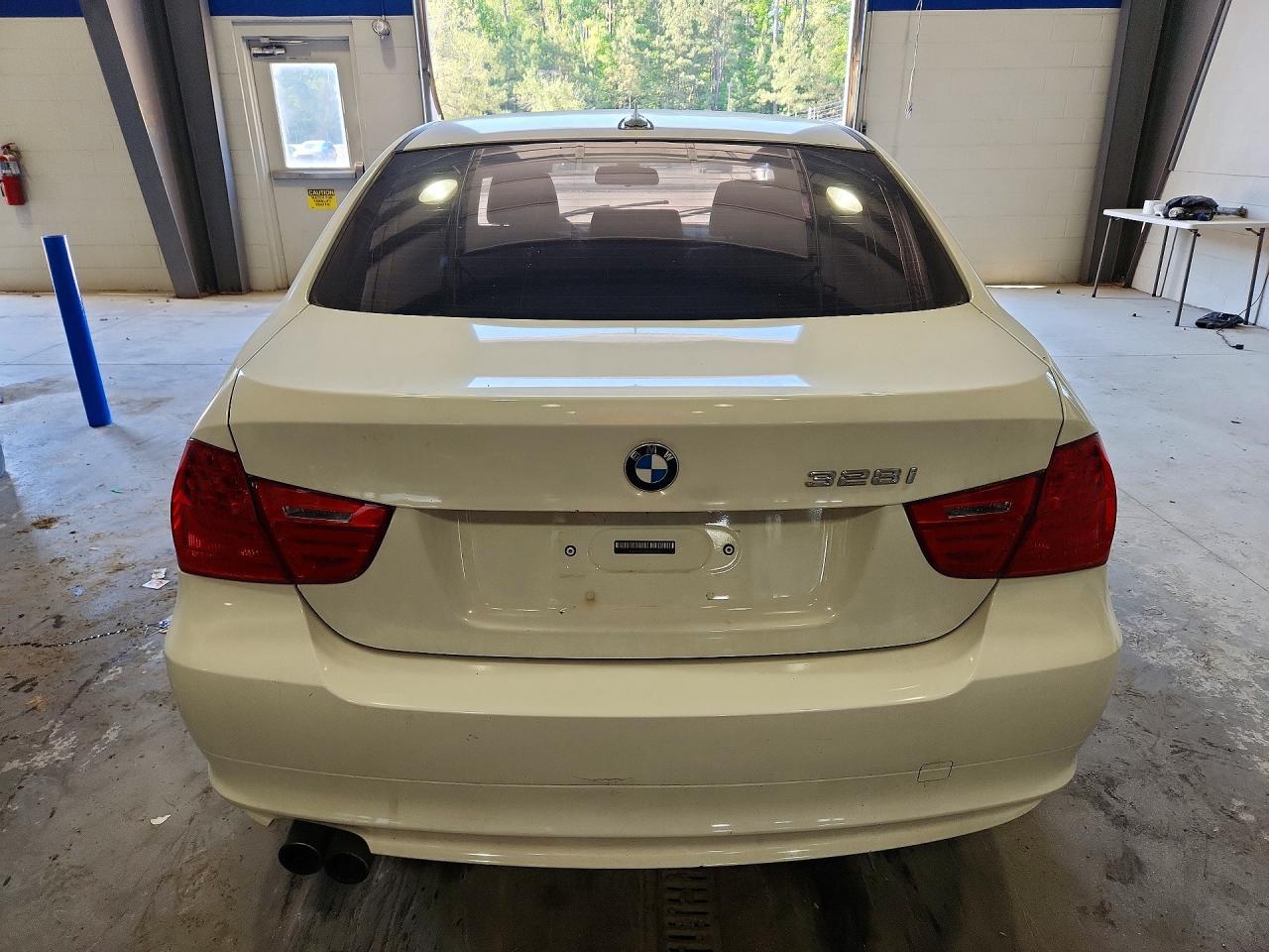 2011 BMW 328I - Image 6