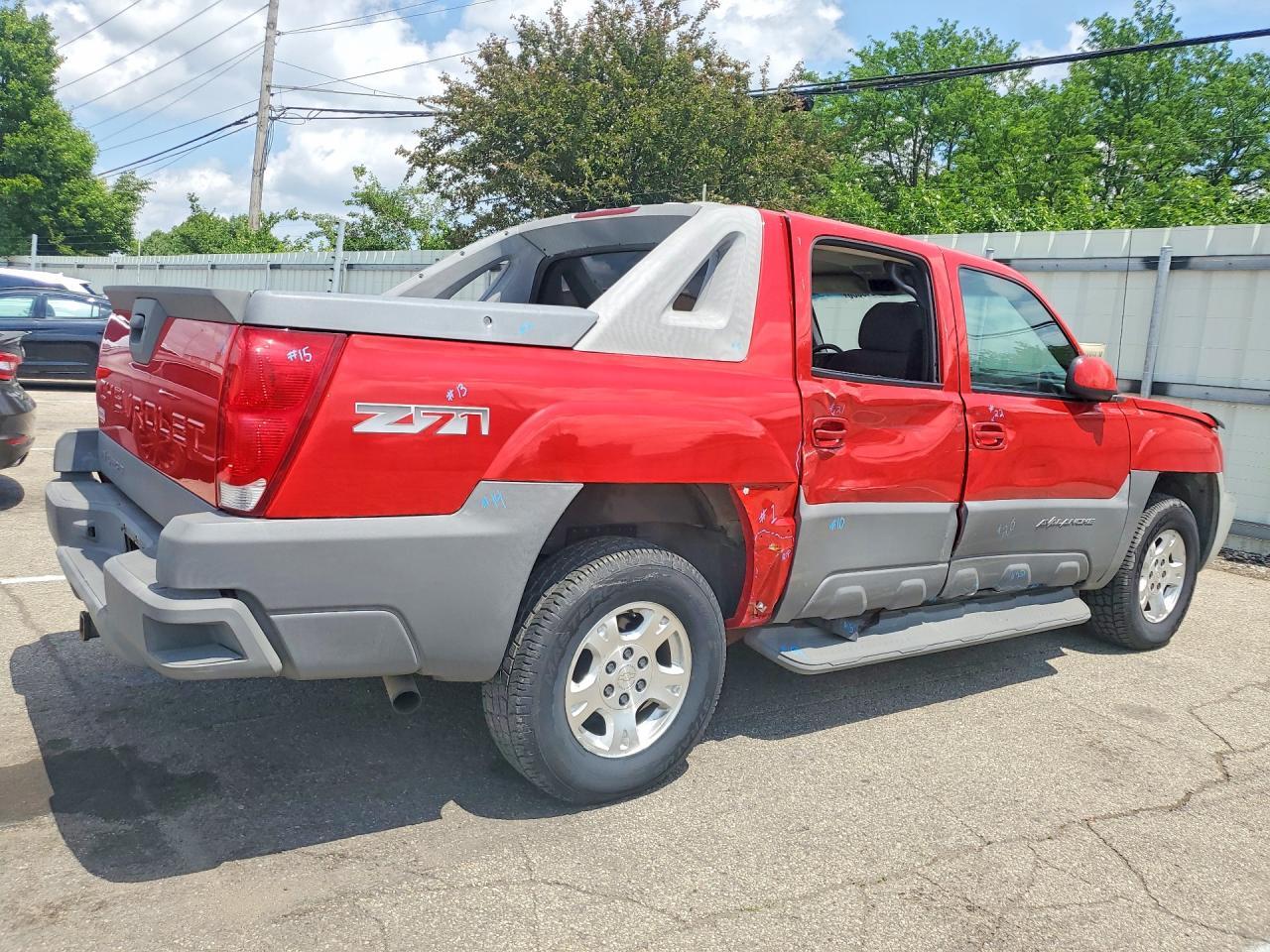 2002 Chevrolet Avalanche K1500 - Image 3