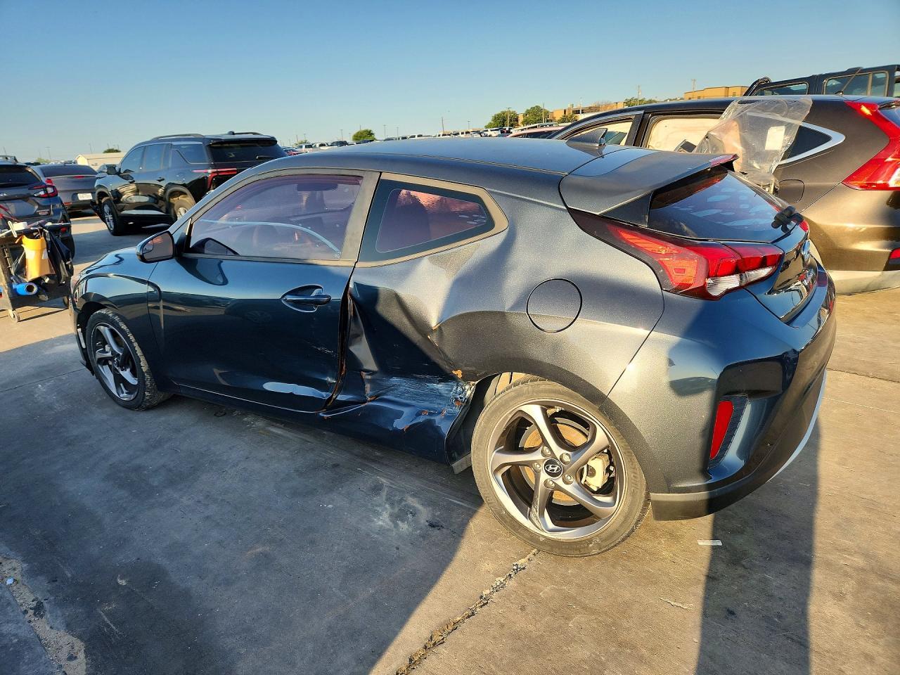 2020 Hyundai Veloster 2.0L - Image 2