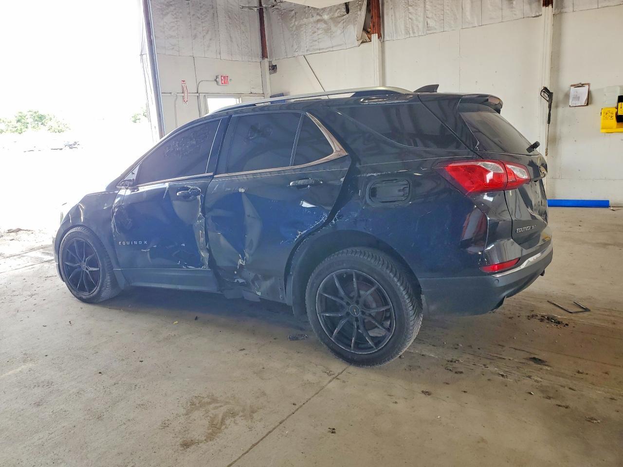 2020 Chevrolet Equinox Lt - Image 2