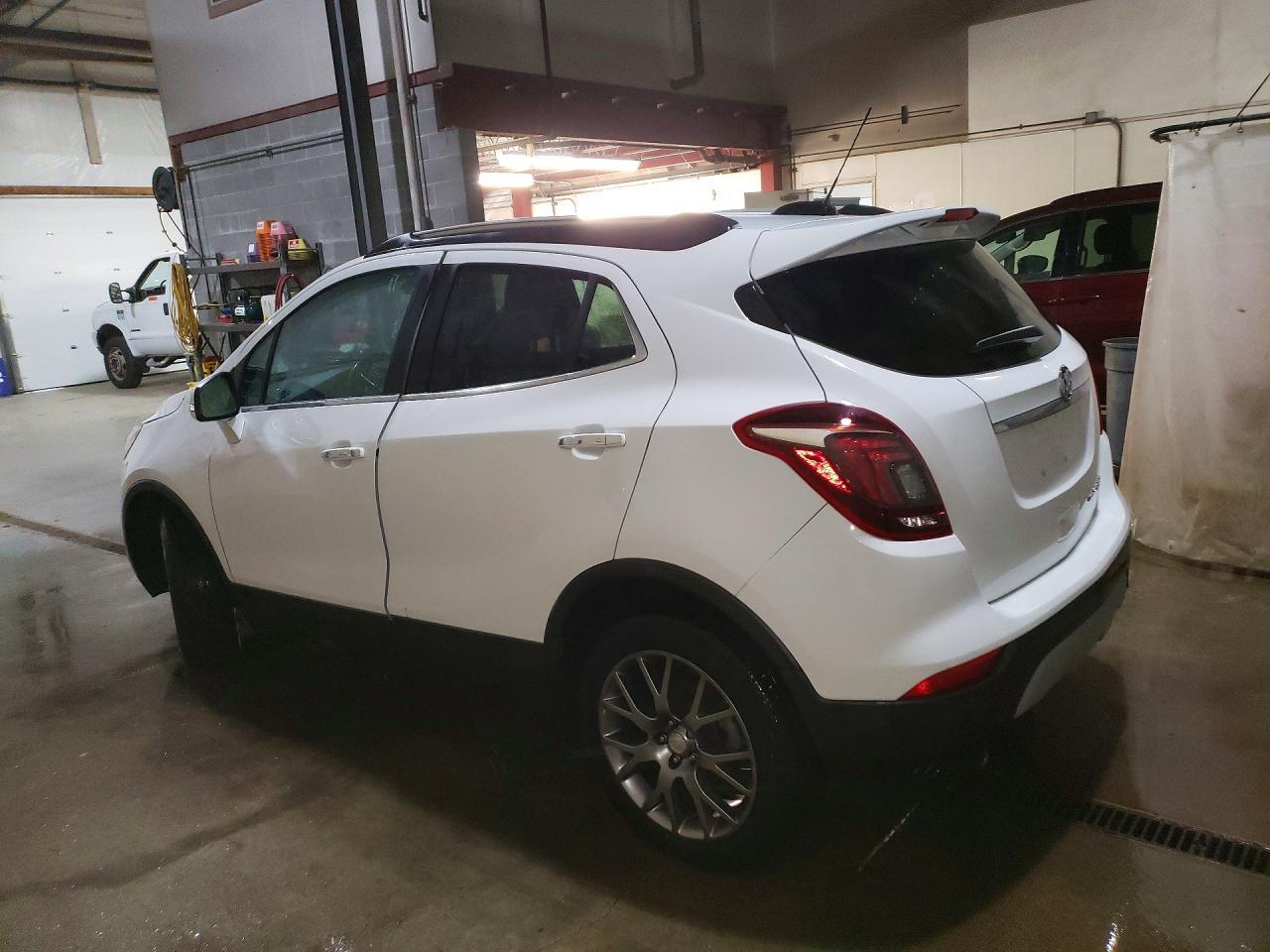 2019 Buick Encore Sport Touring - Фото 2