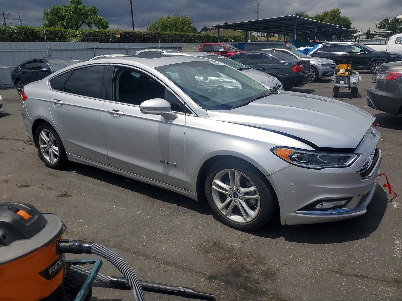 2017 Ford Fusion Titanium Hev - Фото 4