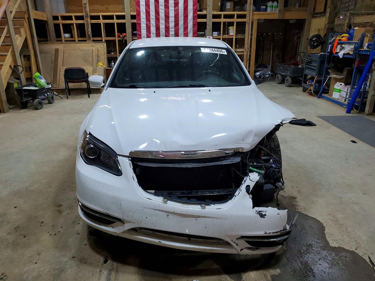 2014 Chrysler 200 Touring - Фото 5