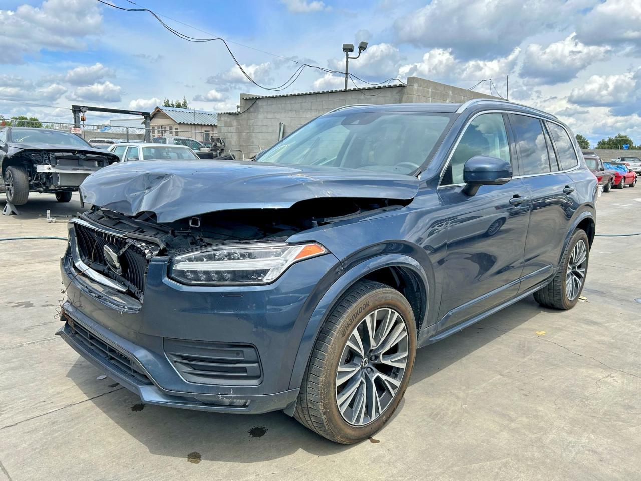 2021 Volvo Xc90 T6 Momentum - Фото 2
