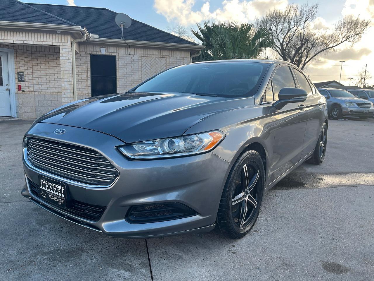 2013 Ford Fusion Se - Image 2