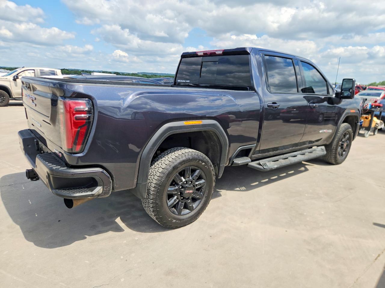 2024 GMC Sierra K2500 At4 - Image 3