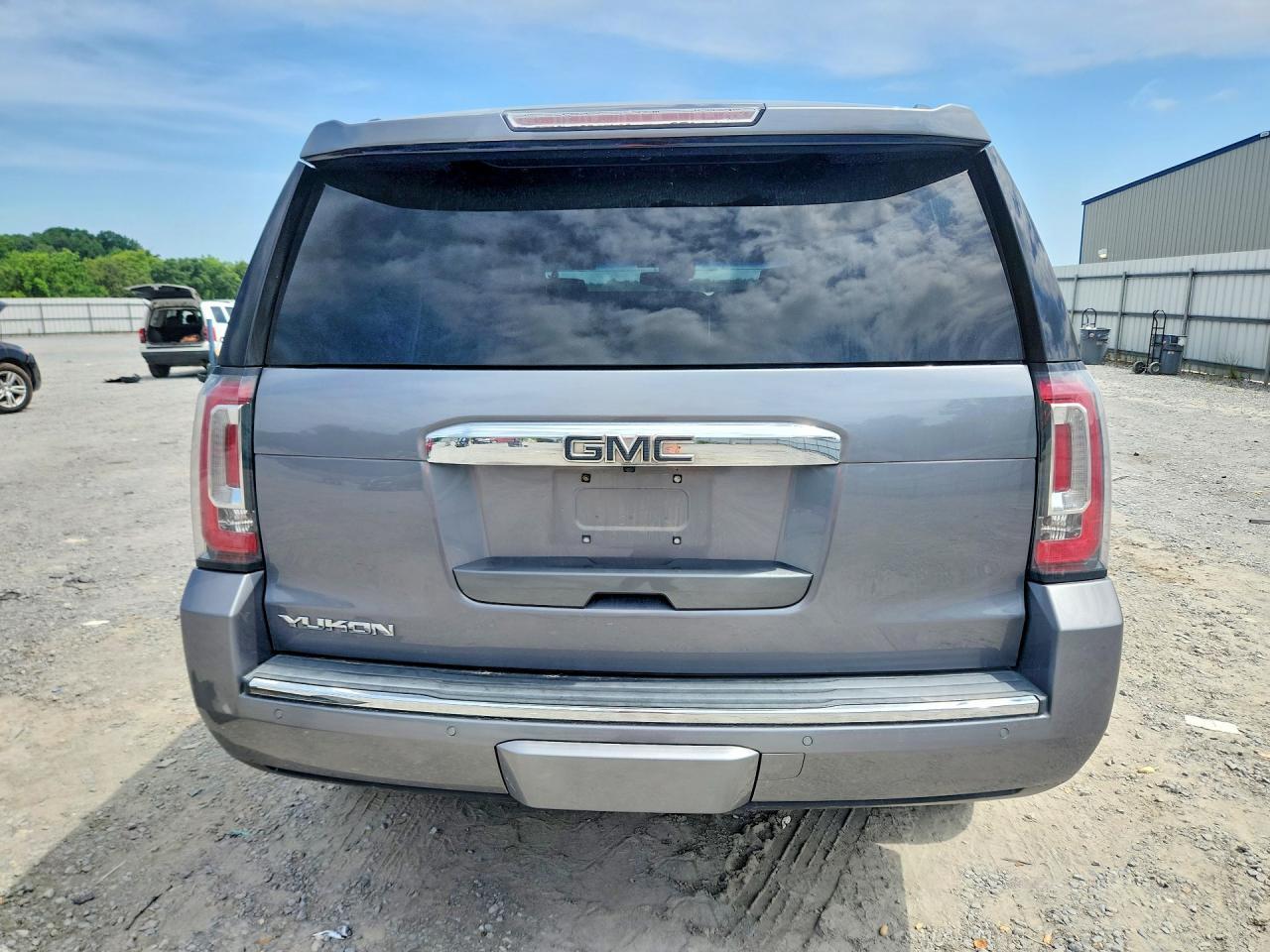 2019 GMC Yukon Denali - Image 6