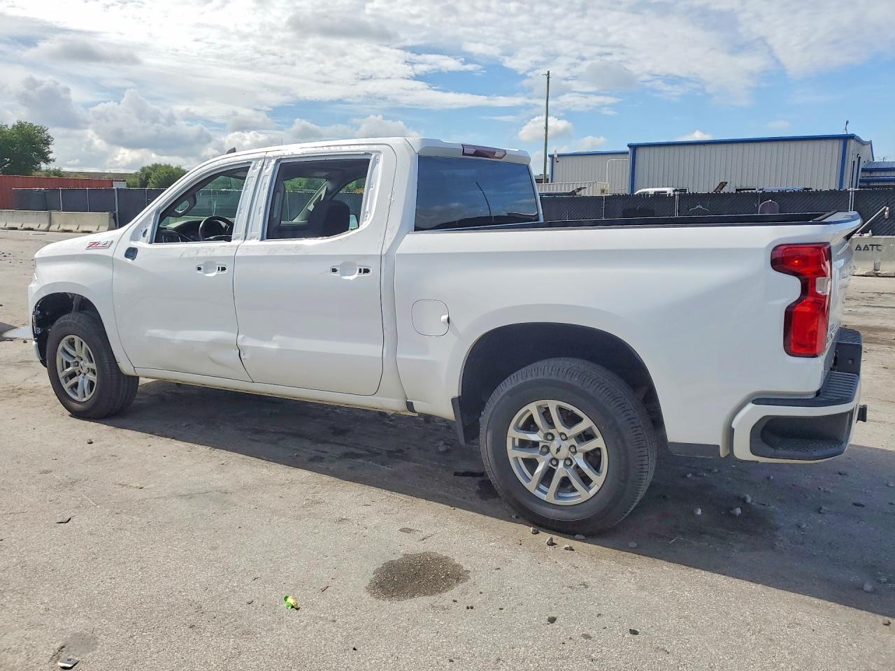 2021 Chevrolet Silverado K1500 Rst - Фото 2
