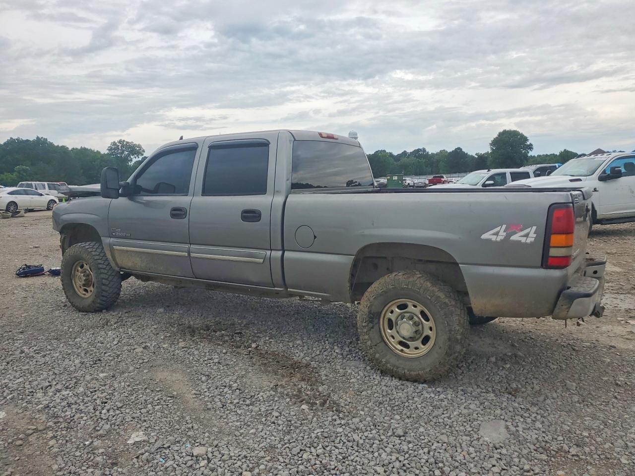 2006 Chevrolet Silverado K2500 Heavy Duty - Image 2