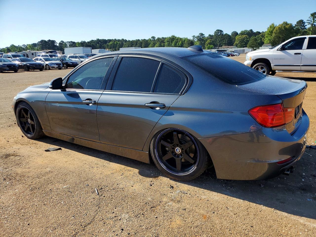 2015 BMW 328 I - Фото 2