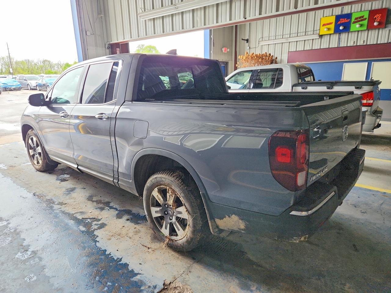 2019 Honda Ridgeline Rtl - Image 2