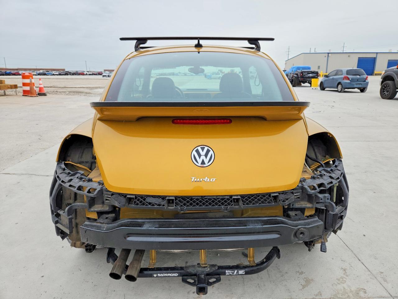 2016 Volkswagen Beetle Dune - Фото 6