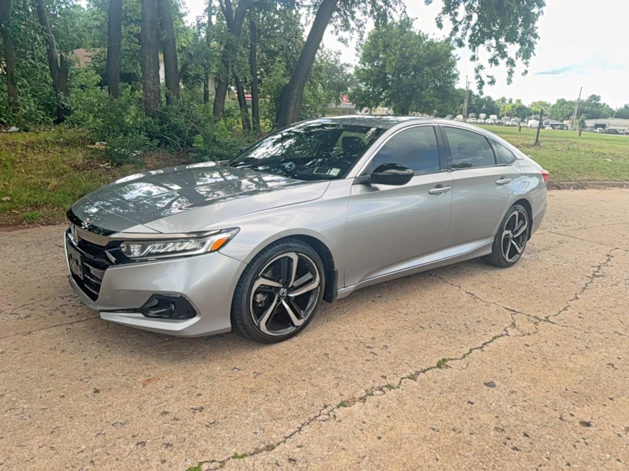2022 Honda Accord Sport - Фото 2