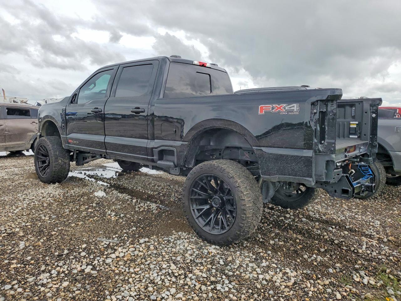 2025 Ford F250 Super Duty - Фото 2