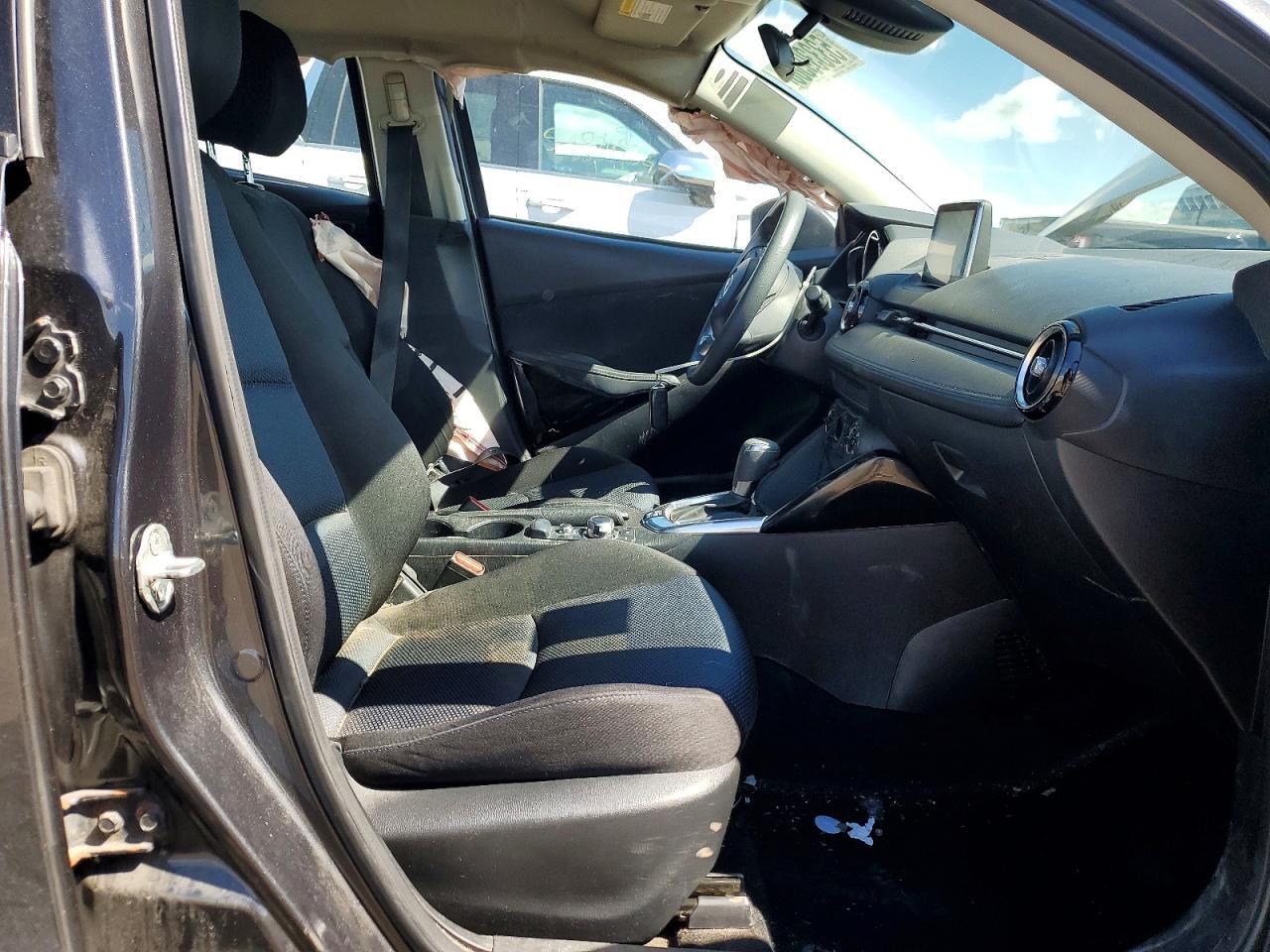 2016 Scion Ia - Фото 7