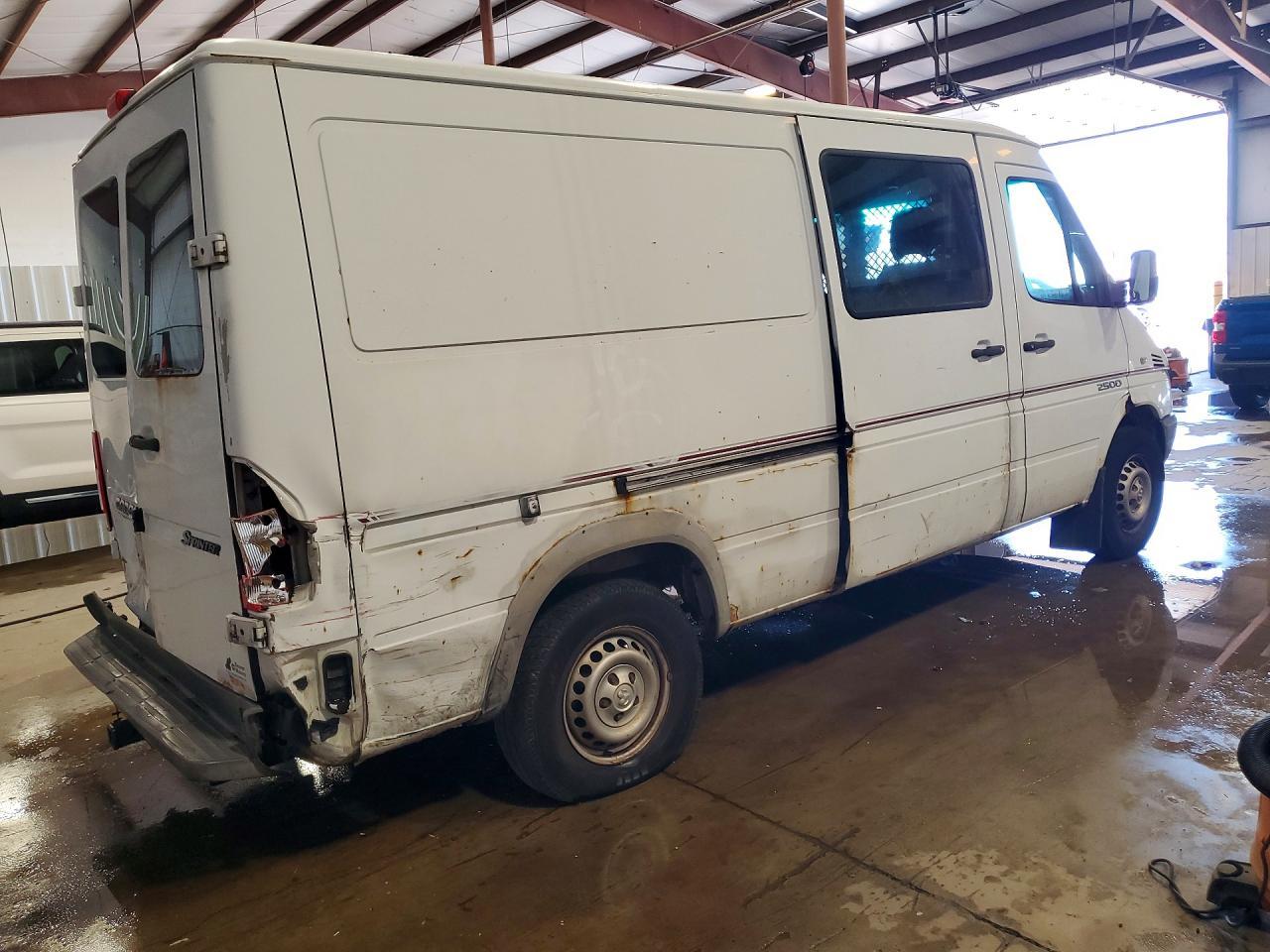 2005 Dodge Sprinter 2500 Delivery Van - Image 3