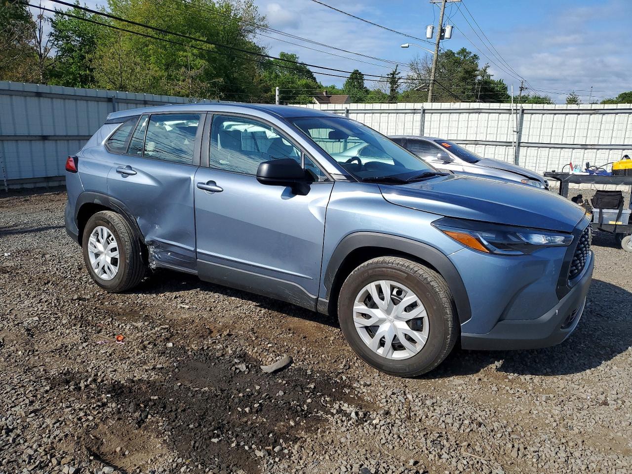 2023 Toyota Corolla Cross L - Image 4