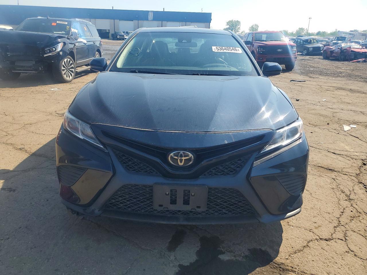 2019 Toyota Camry Se - Фото 5