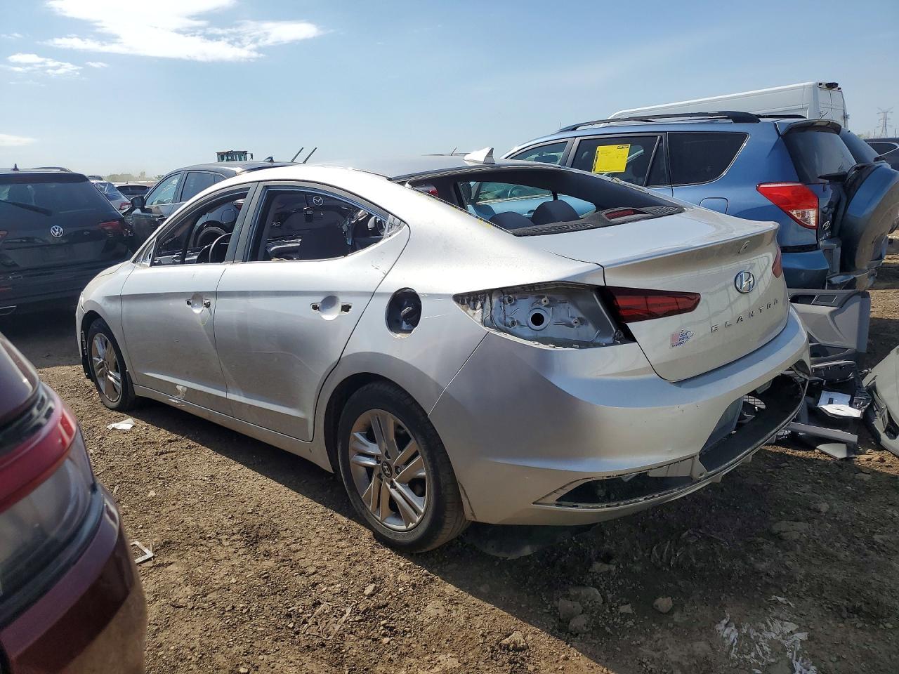 2019 Hyundai Elantra Sel - Image 2