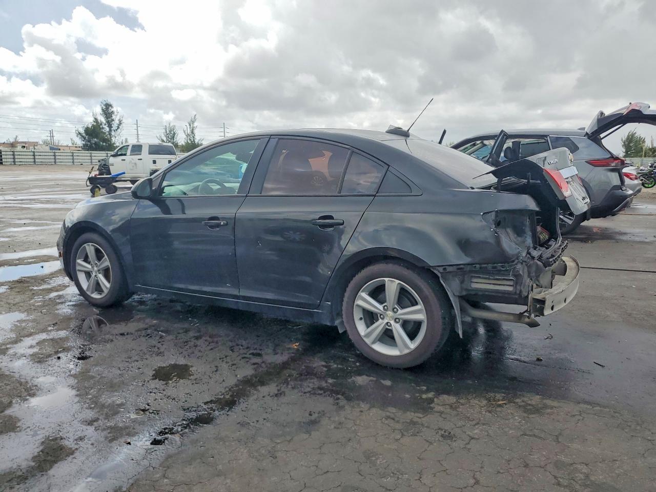 2015 Chevrolet Cruze Ls - Фото 2