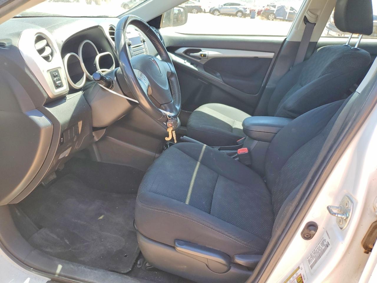 2009 Pontiac Vibe - Image 7