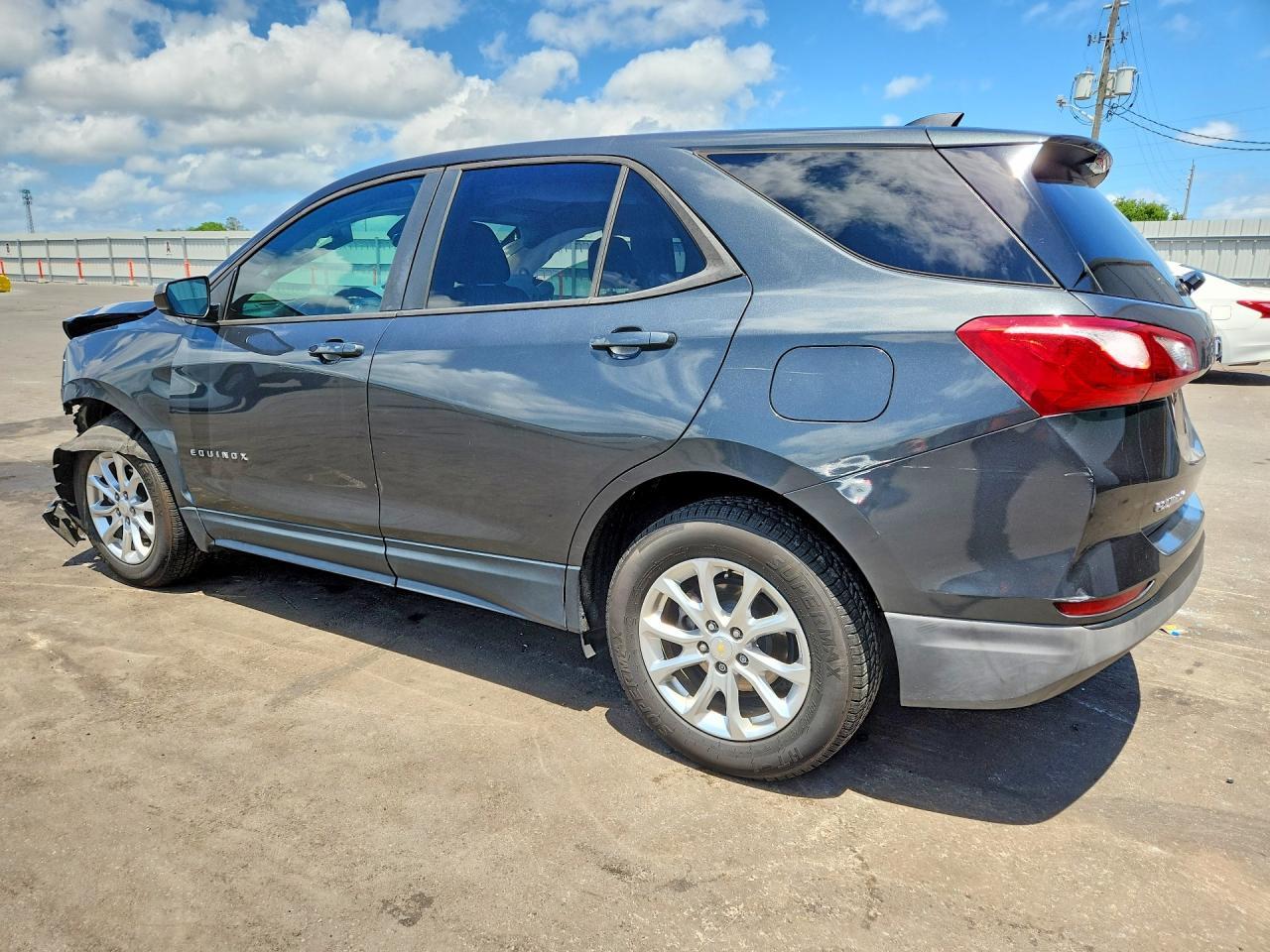 2020 Chevrolet Equinox Ls - Image 2