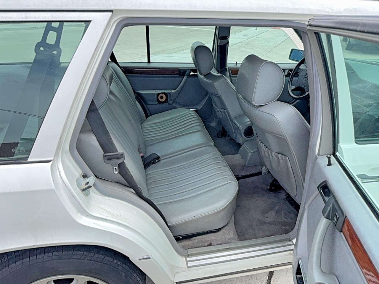 1995 Mercedes-Benz E 320 - Фото 6