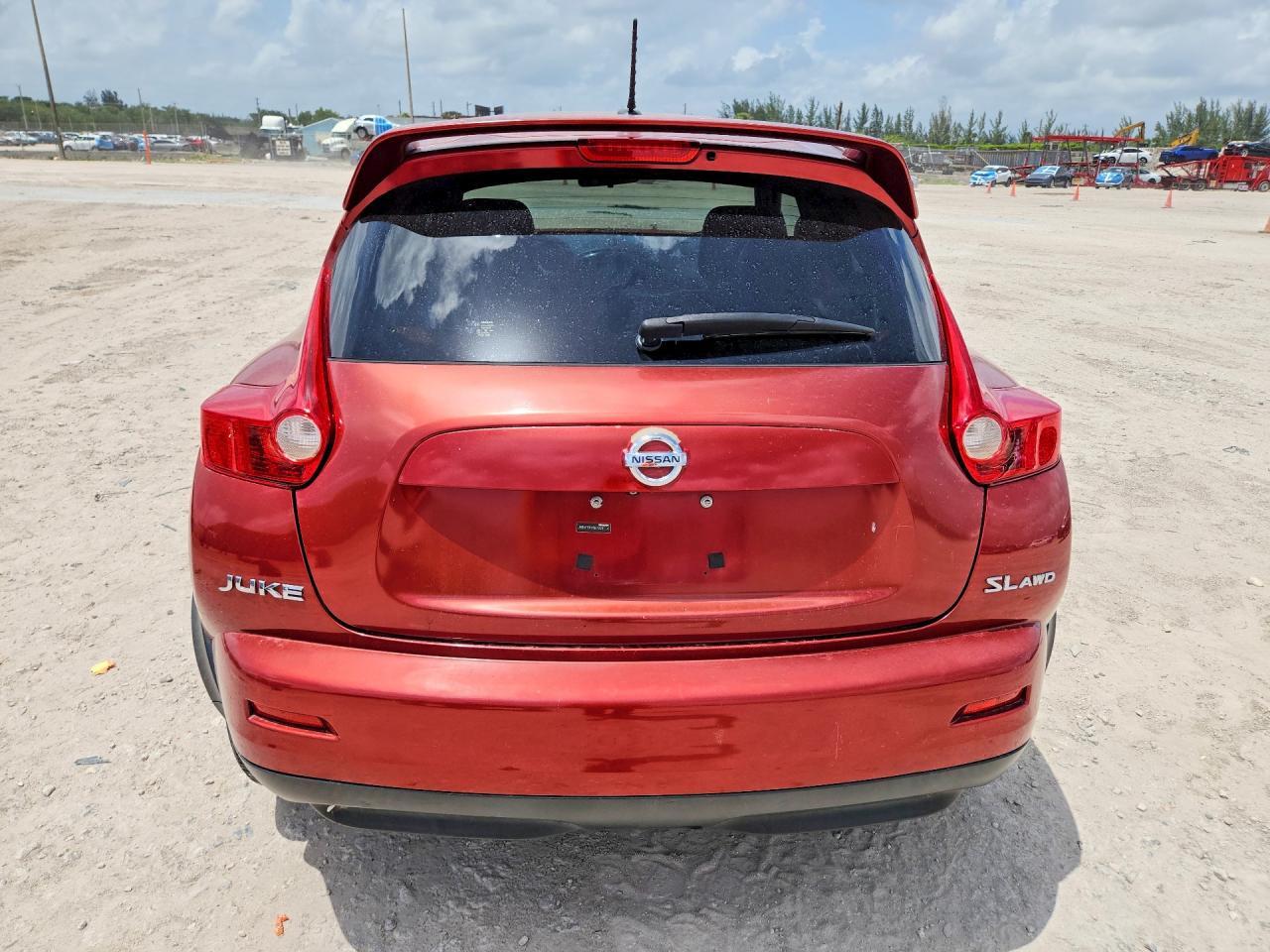 2011 Nissan Juke S - Фото 6