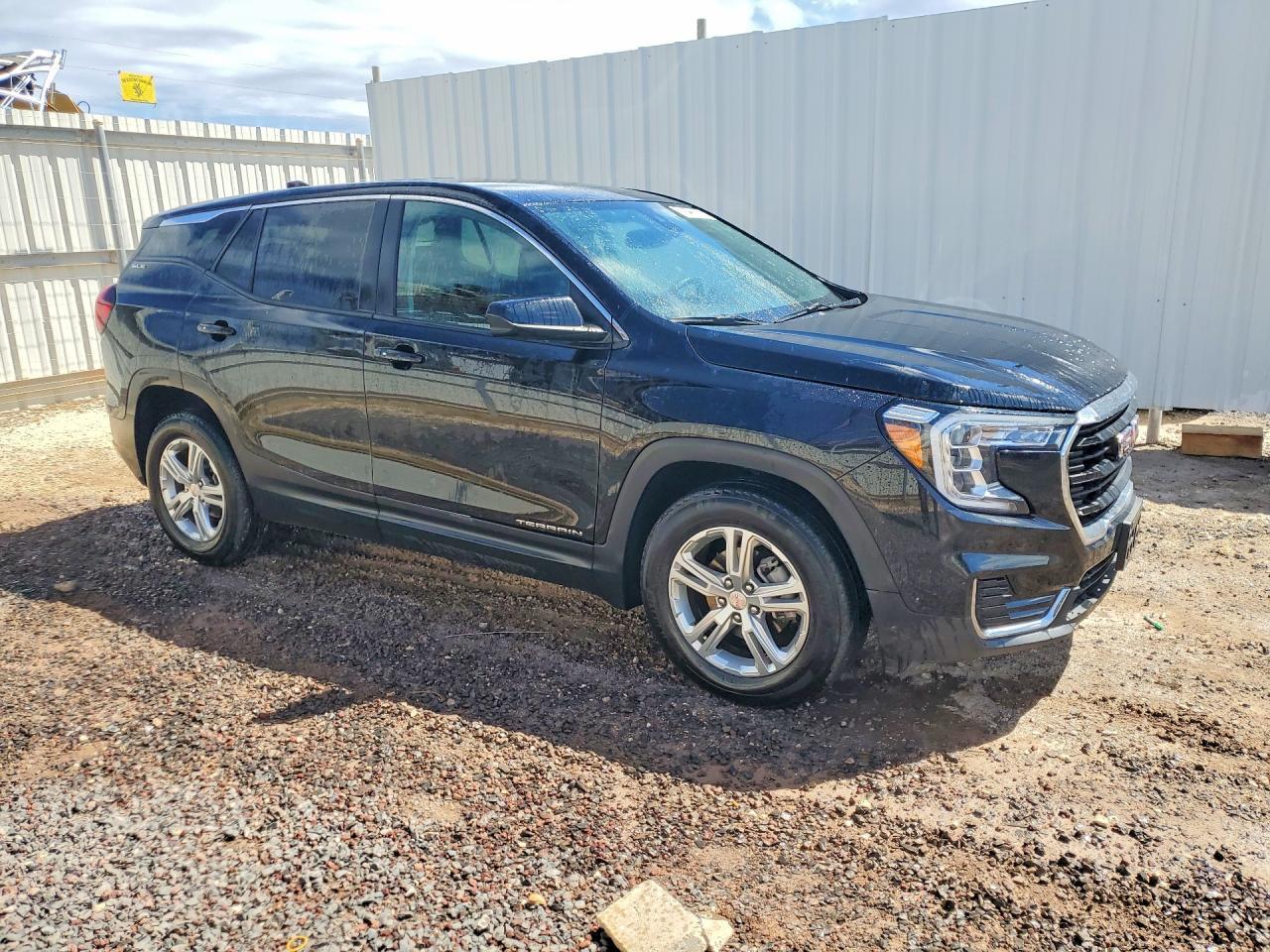 2024 GMC Terrain Sle - Image 4