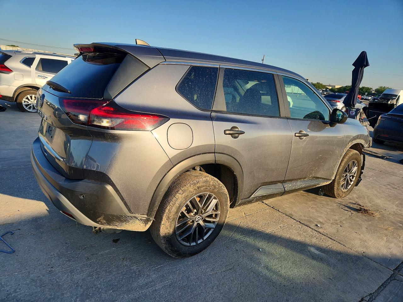 2023 Nissan Rogue S - Фото 3