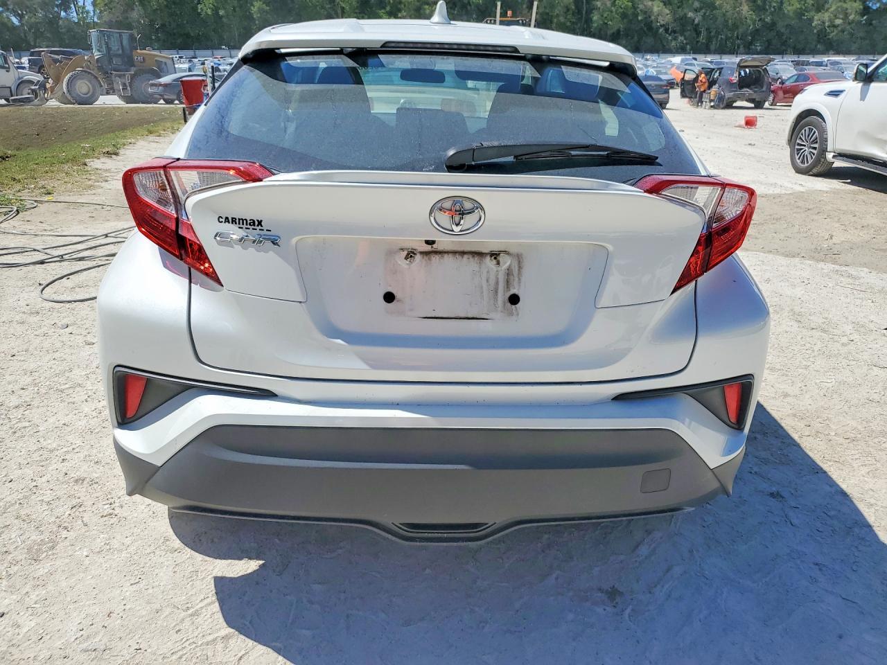 2020 Toyota C-Hr Xle - Image 6