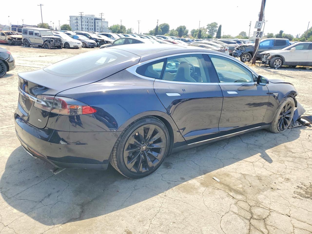 2014 Tesla Model S - Image 3