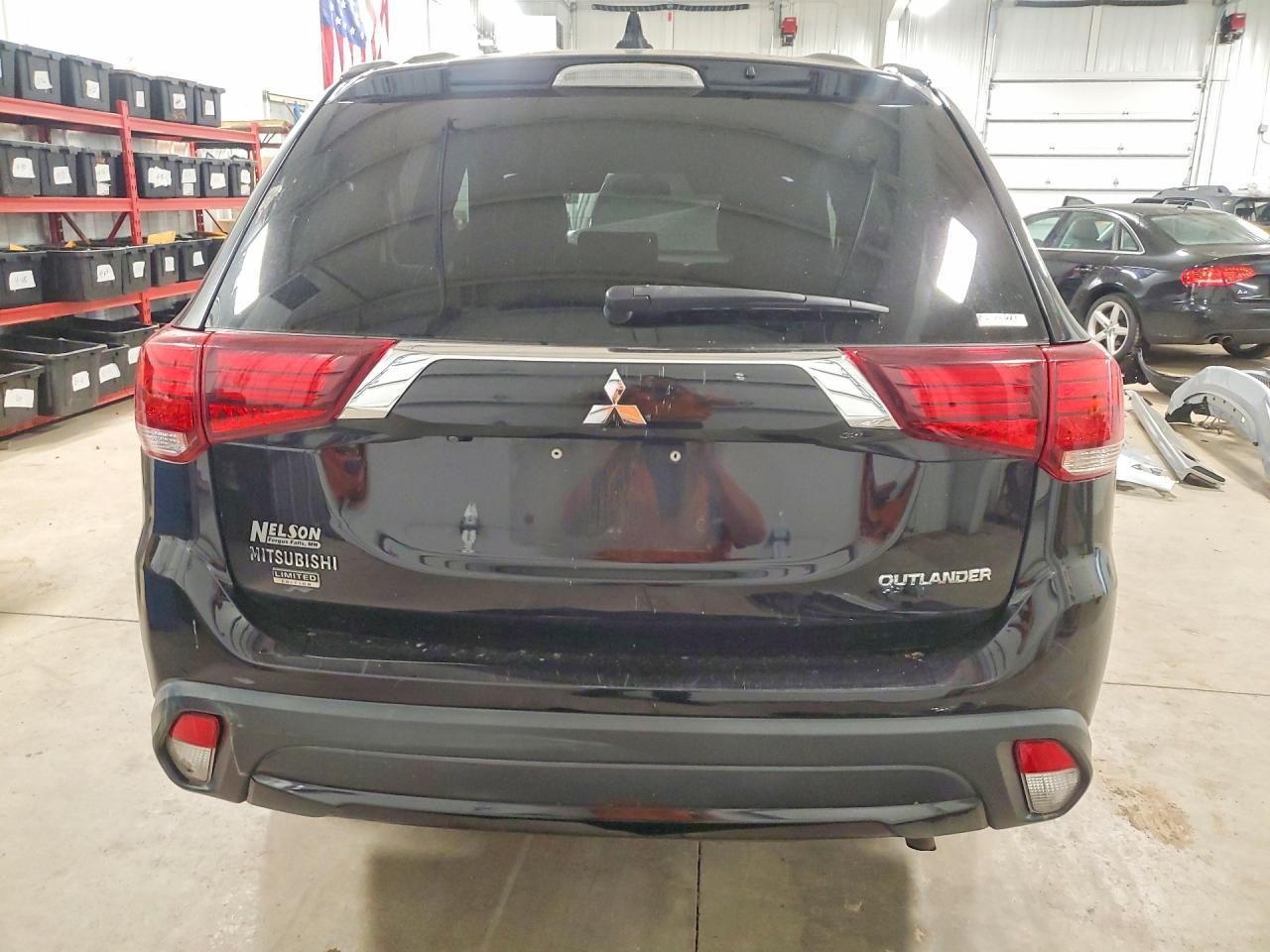 2018 Mitsubishi Outlander Se - Image 6