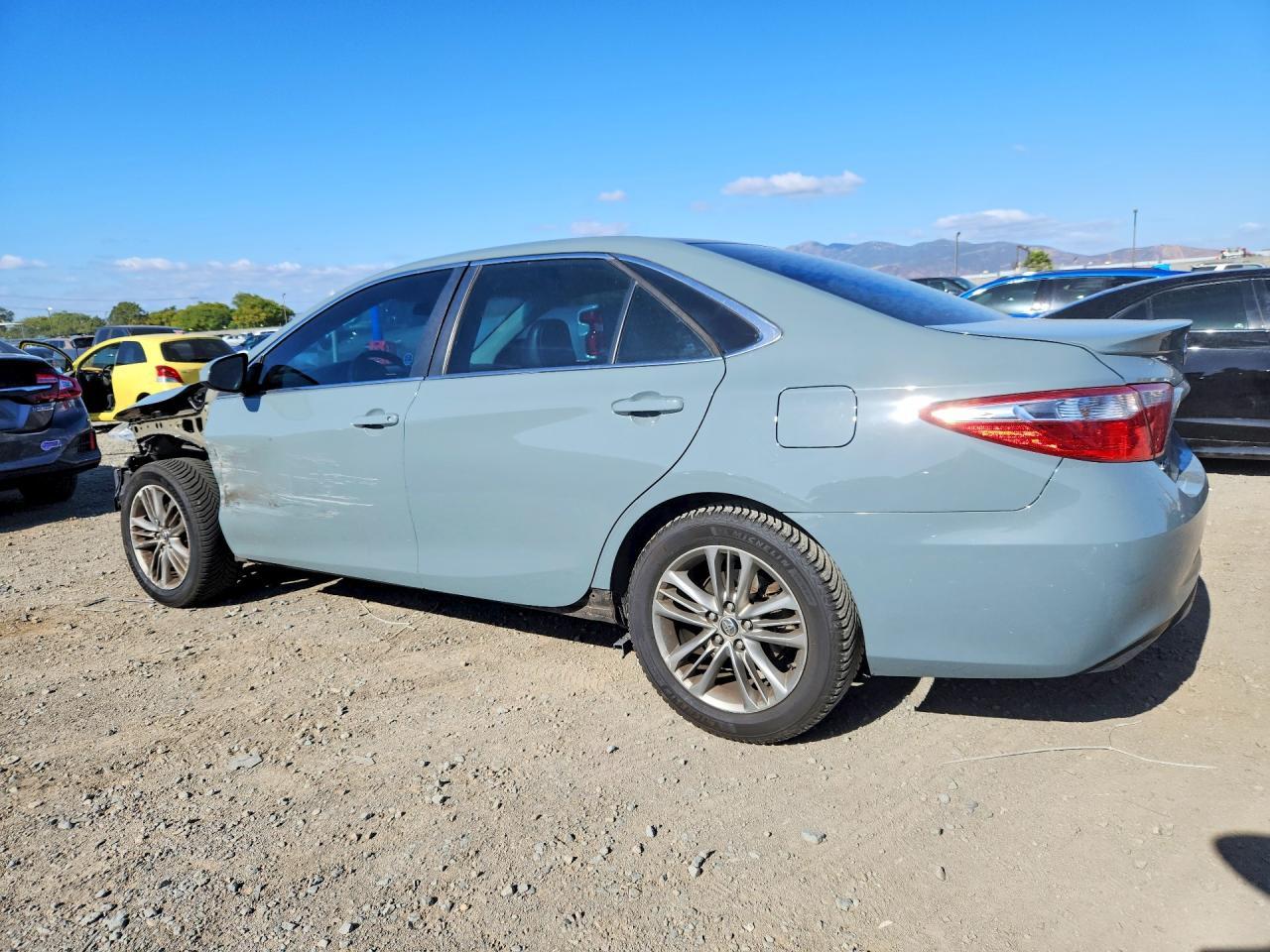 2016 Toyota Camry Se - Image 2
