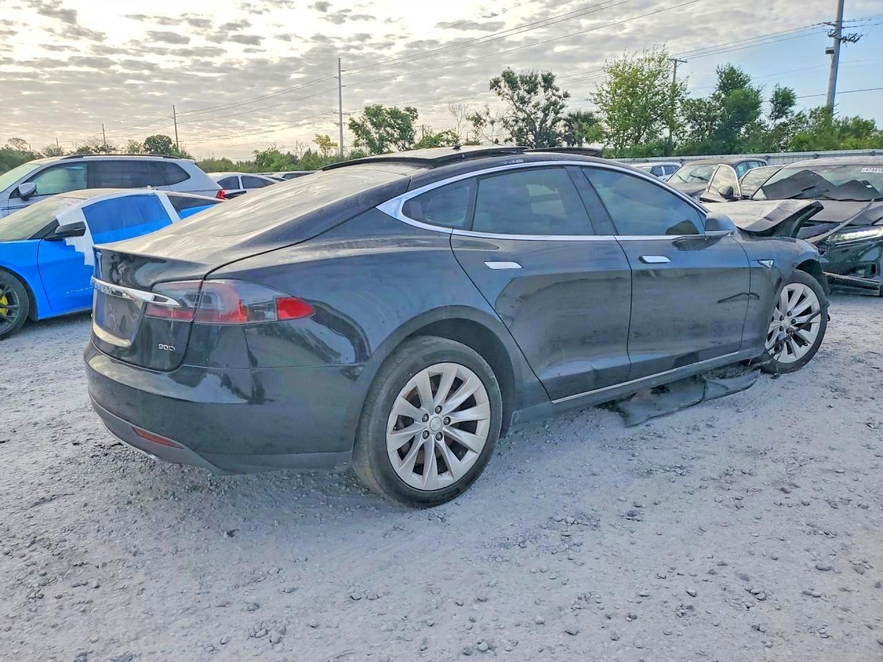 2016 Tesla Model S - Фото 3